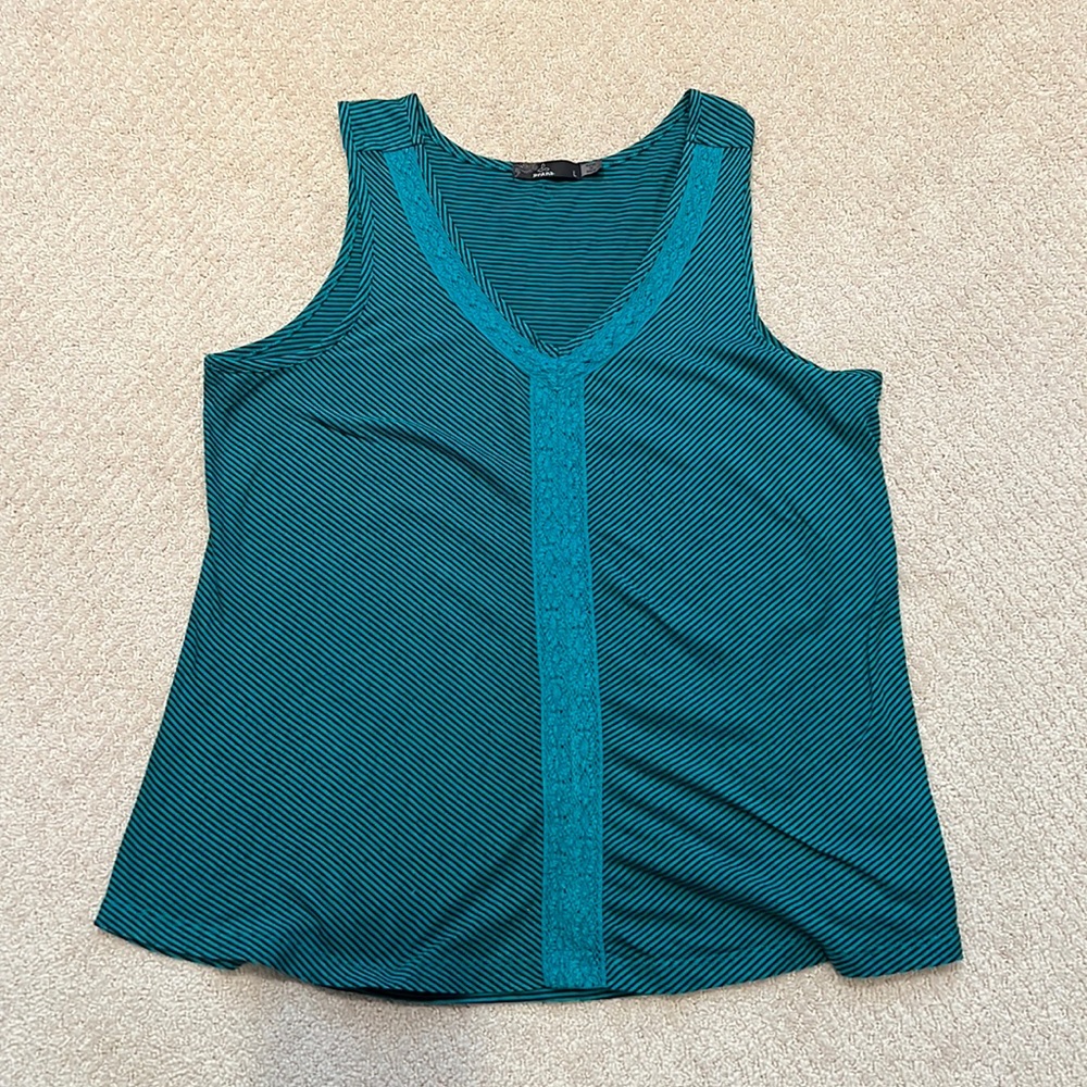 Women Prana V neck tank